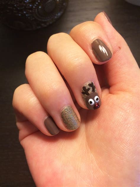 Cute Reindeer easy winter and christmas nails